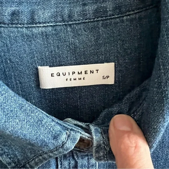 Equipment Femme Arlette Chambray Denim Button Down Tunic Top - Picture 3 of 13